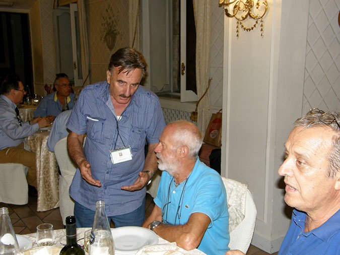 1° raduno Ascoli Piceno dal 9 al 10 settembre 2011 -  foto...032 - la sera a cena...  